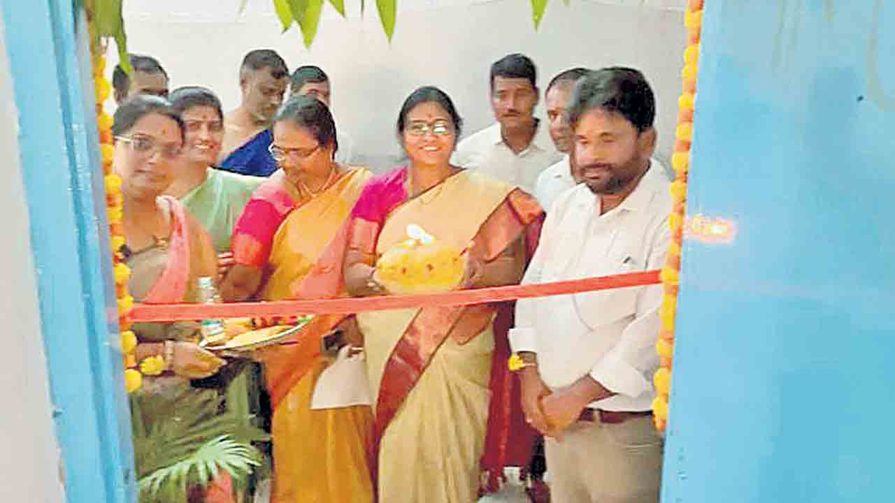 బీసీ ఉద్యోగుల కార్యాలయం ప్రారంభం