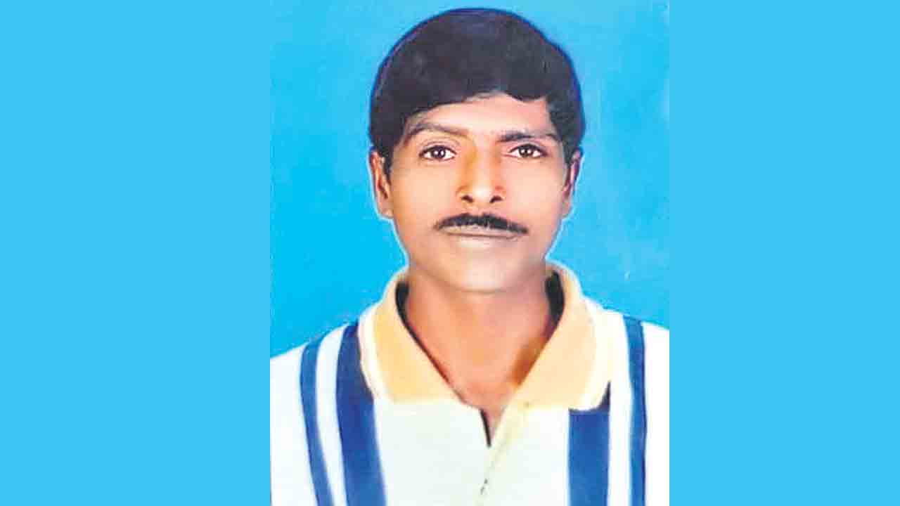 వడదెబ్బతో రైతు మృతి.. ధాన్యం ఆరబోస్తుండగా ఘటన