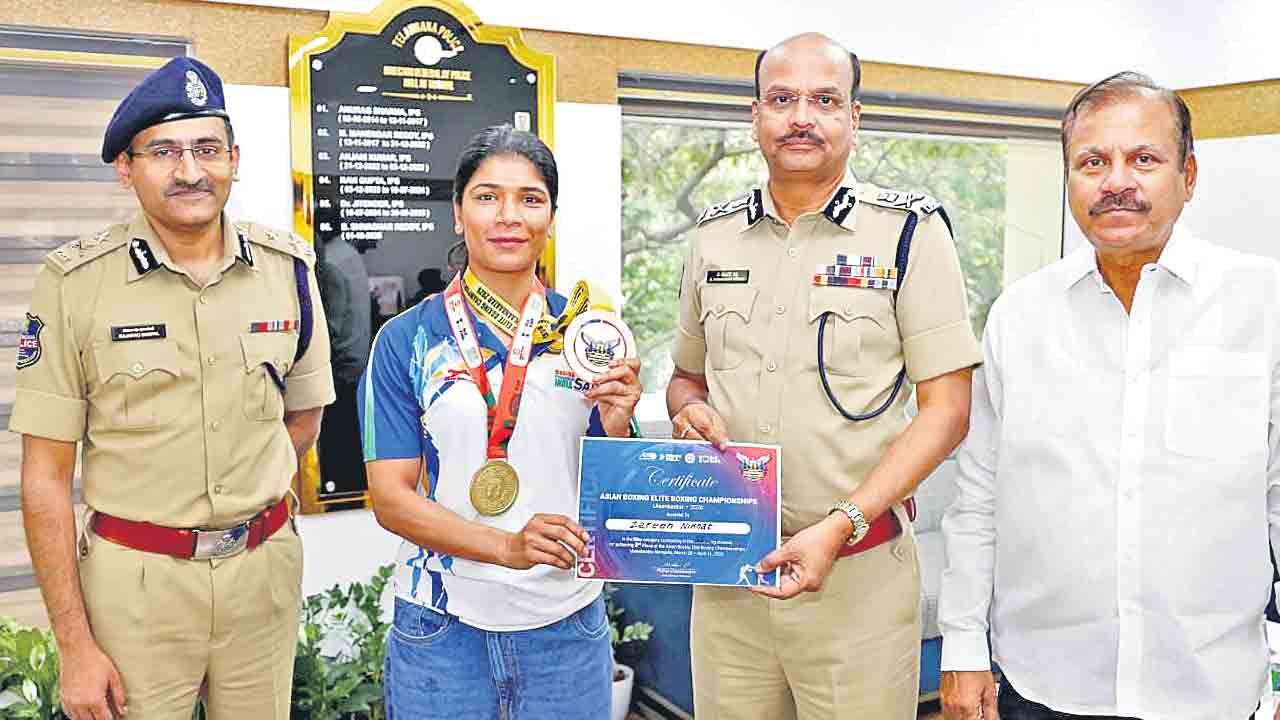 నిఖత్‌ జరీన్‌కు డీజీపీ అభినందన