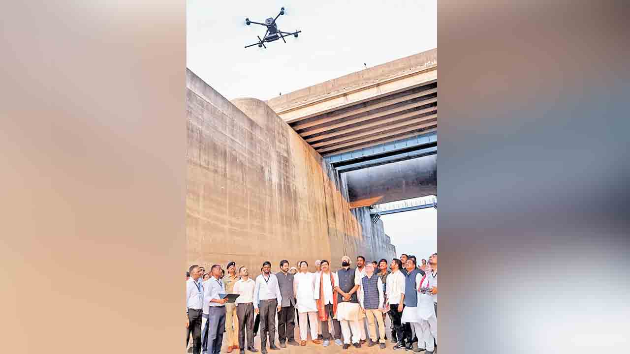 కాళేశ్వరమా.. శరణు శరణు.. మేడిగడ్డ సాక్షిగా తలొగ్గిన రేవంత్‌