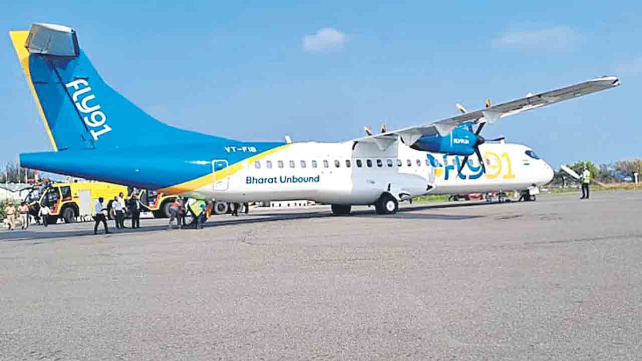 నాలుగు గంటలు.. గాల్లోనే ప్రాణాలు.. 22 మంది విమాన ప్రయాణికులకు నరకం