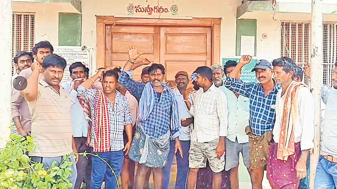 కాంగ్రెస్‌ సర్కార్‌పై భగ్గుమన్న రైతన్న