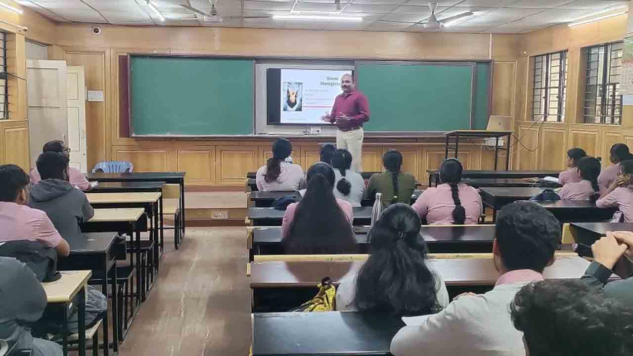 కొత్త కోర్సులు కాస్త ఆలస్యం.. ఈ నెల 30 నుంచి దోస్త్‌ వెబ్‌ ఆప్షన్లు