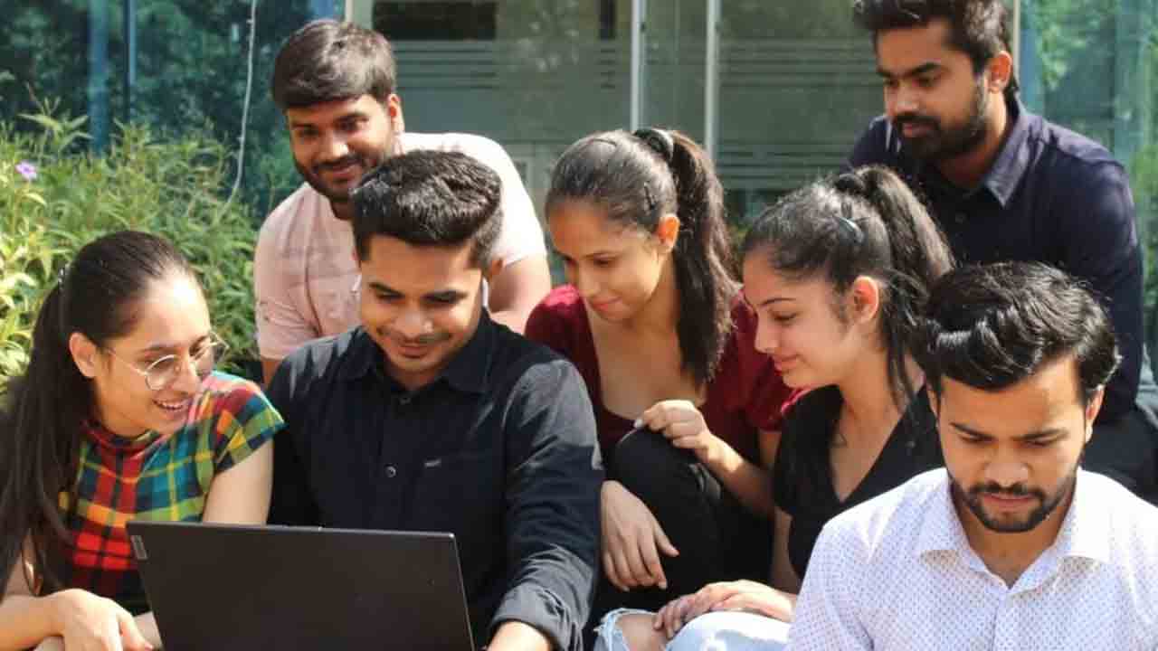 నీట్‌ యూజీ అడ్మిట్‌కార్డుల విడుదల