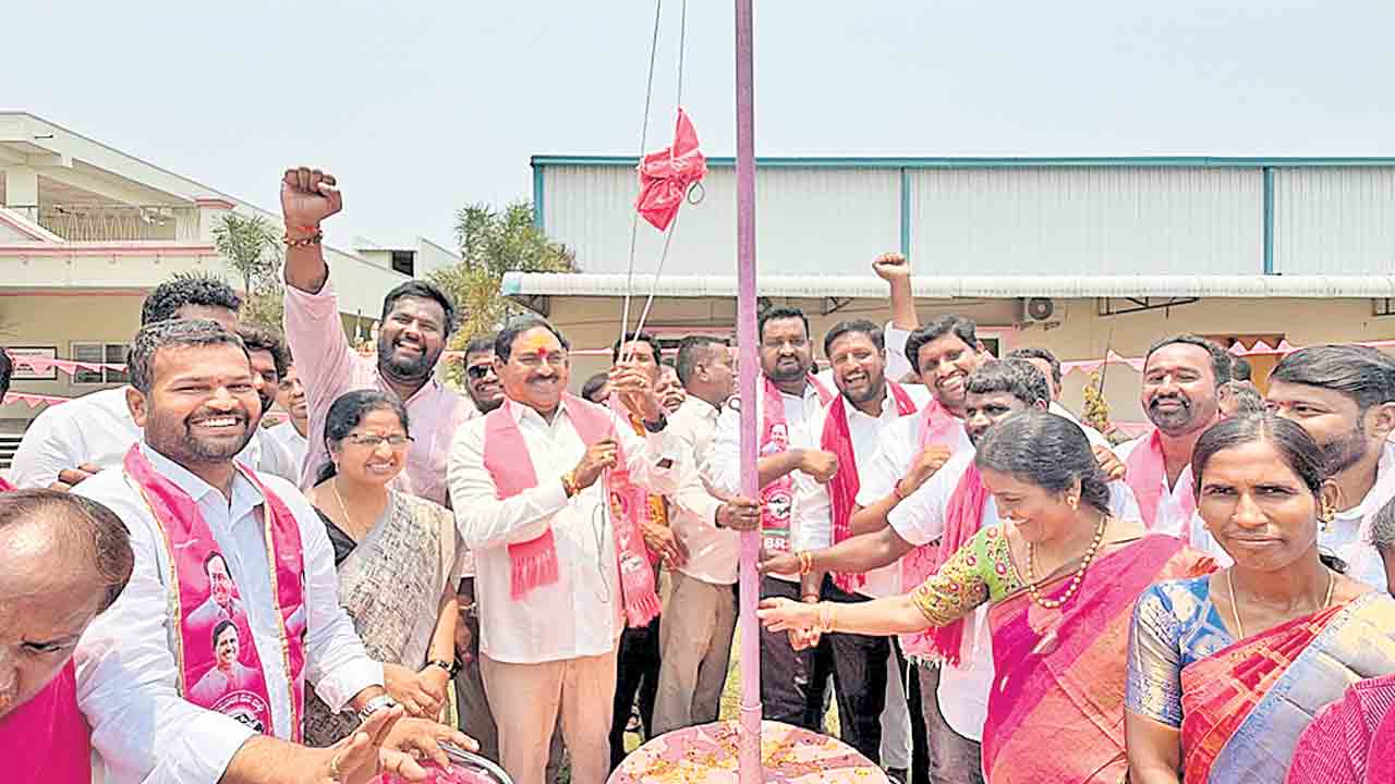 బలమైన రాజకీయశక్తిగా బీఆర్‌ఎస్‌.. ప్రజల హృదయాల్లో కేసీఆర్‌ చెరగని ముద్ర