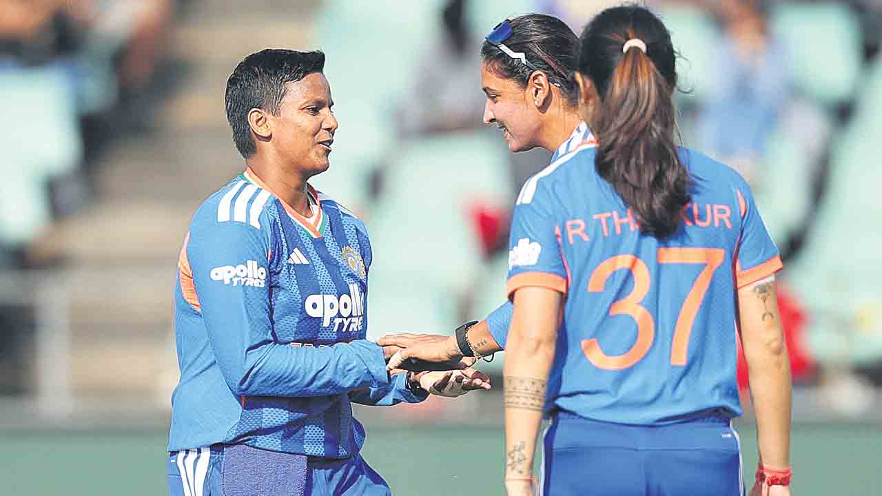 ఓటమితో ముగించిన అమ్మాయిలు