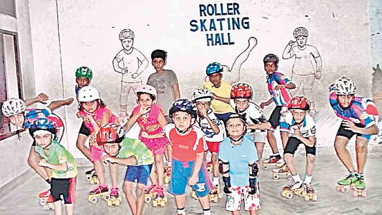 క్రీడలపై బాదుడే బాదుడు.. సదుపాయాలు మరిచి.. ఫీజుల పెంపుపై సర్వత్రా విమర్శలు