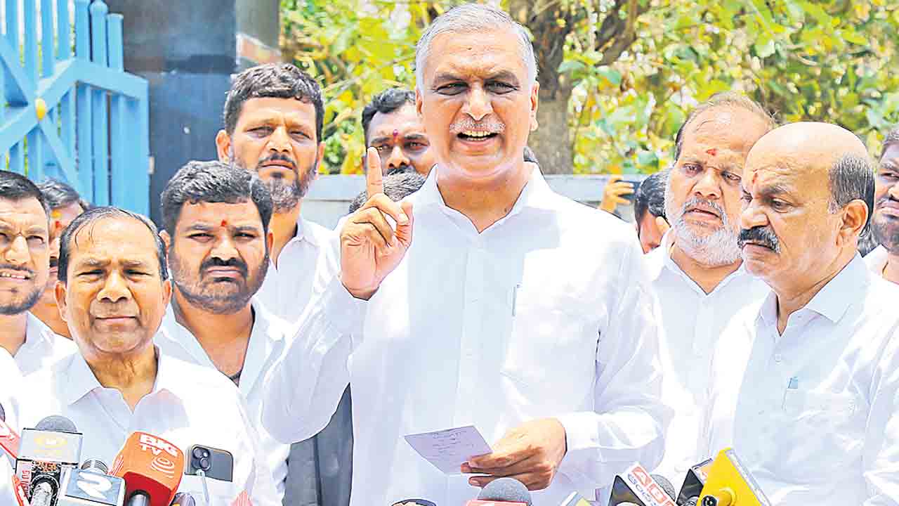 బీఆర్‌ఎస్‌పై సీసీ కెమెరాలతో నిఘా.. ముఖ్యనేతల ఫోన్లు, ఇండ్లపై రేవంత్‌రెడ్డి సర్కార్‌ హ్యాకింగ్‌ కుట్రలు