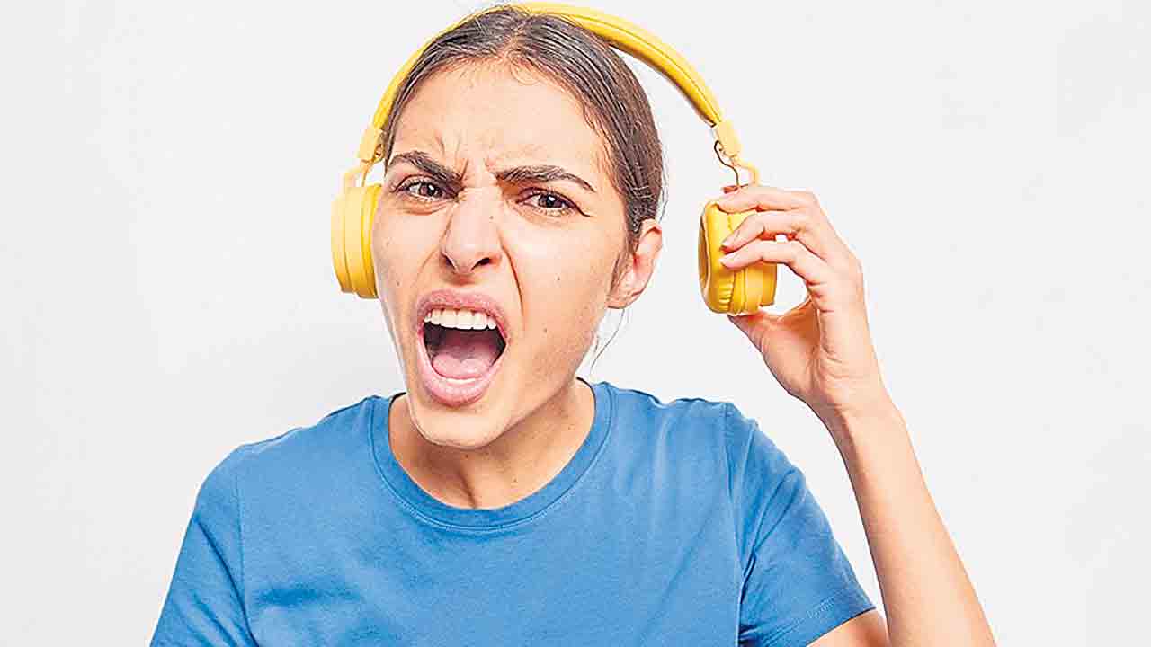 చెవికి చేటు..