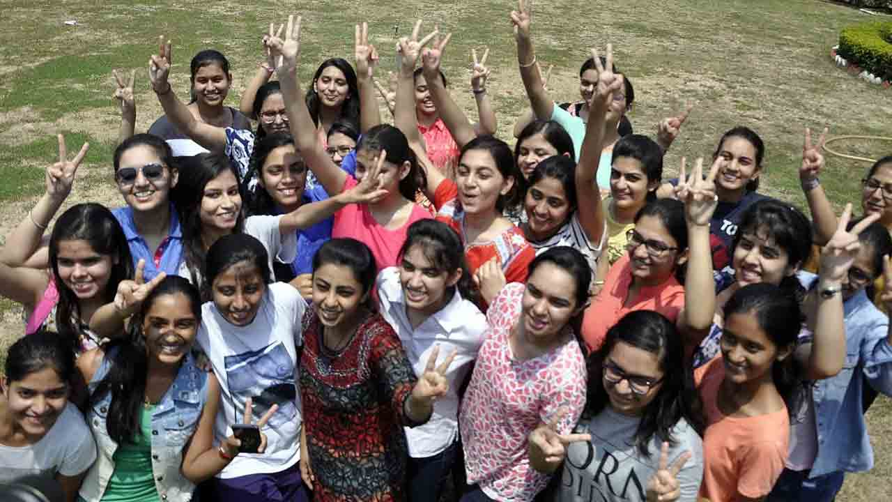 నిర్మల్‌ టాప్‌-3.. పదిలో 98.96 శాతం ఉత్తీర్ణతతో రాష్ట్రంలో మూడో స్థానం