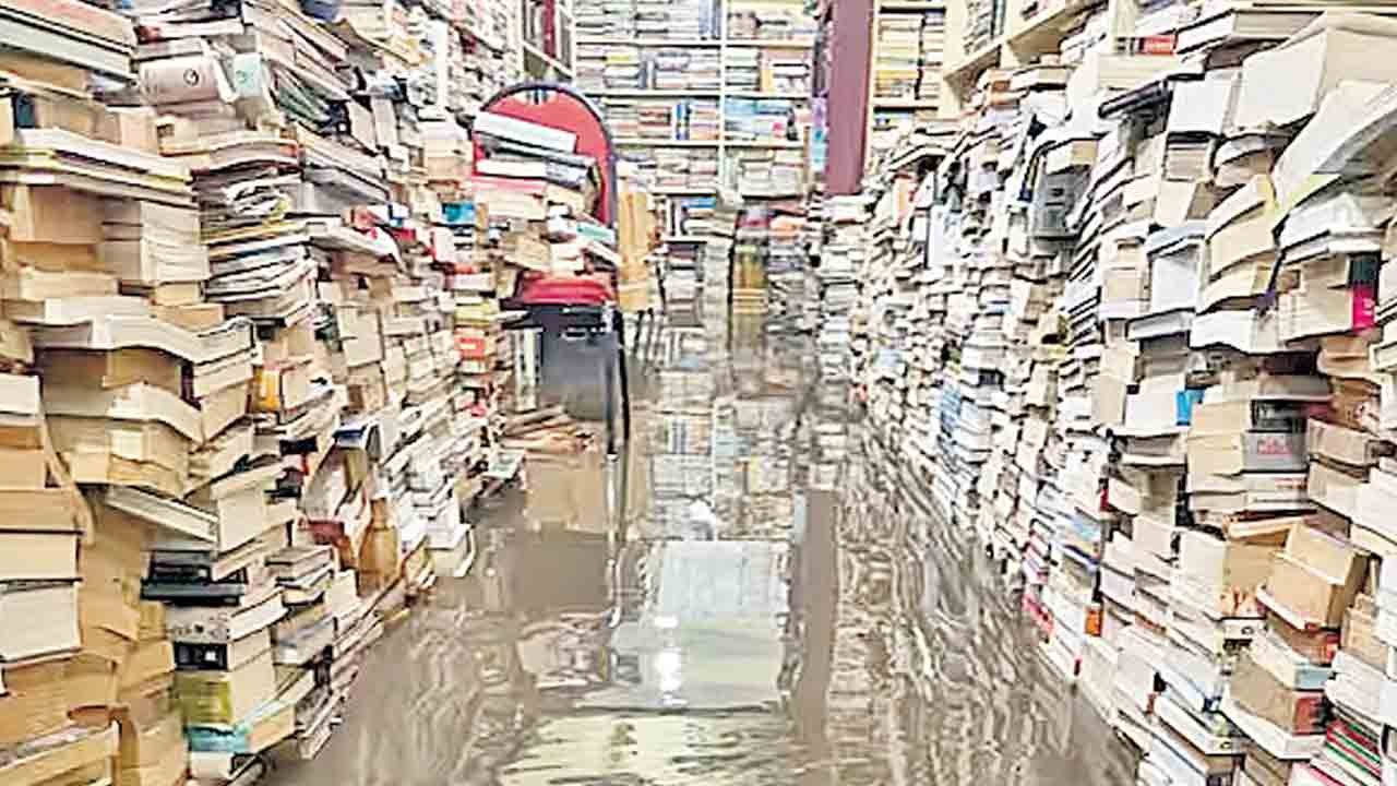 బెంగళూరును ముంచెత్తిన వానలు