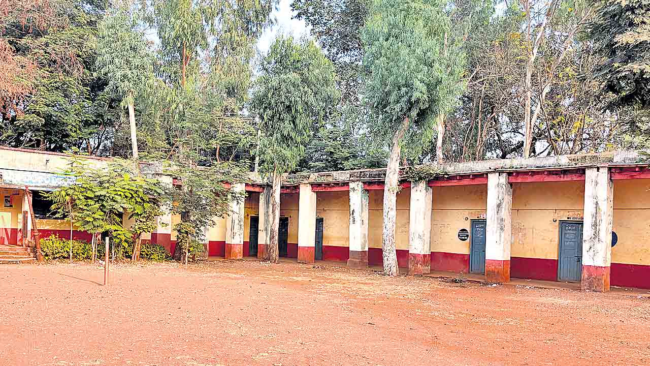 చివరి స్థానాల్లోనే