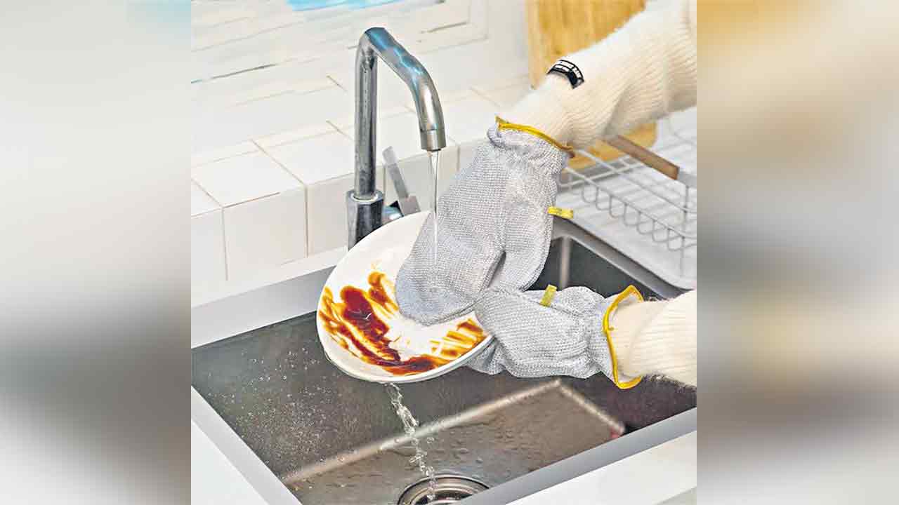 తళతళ మెరవాలంటే.. తొడిగేయండి!