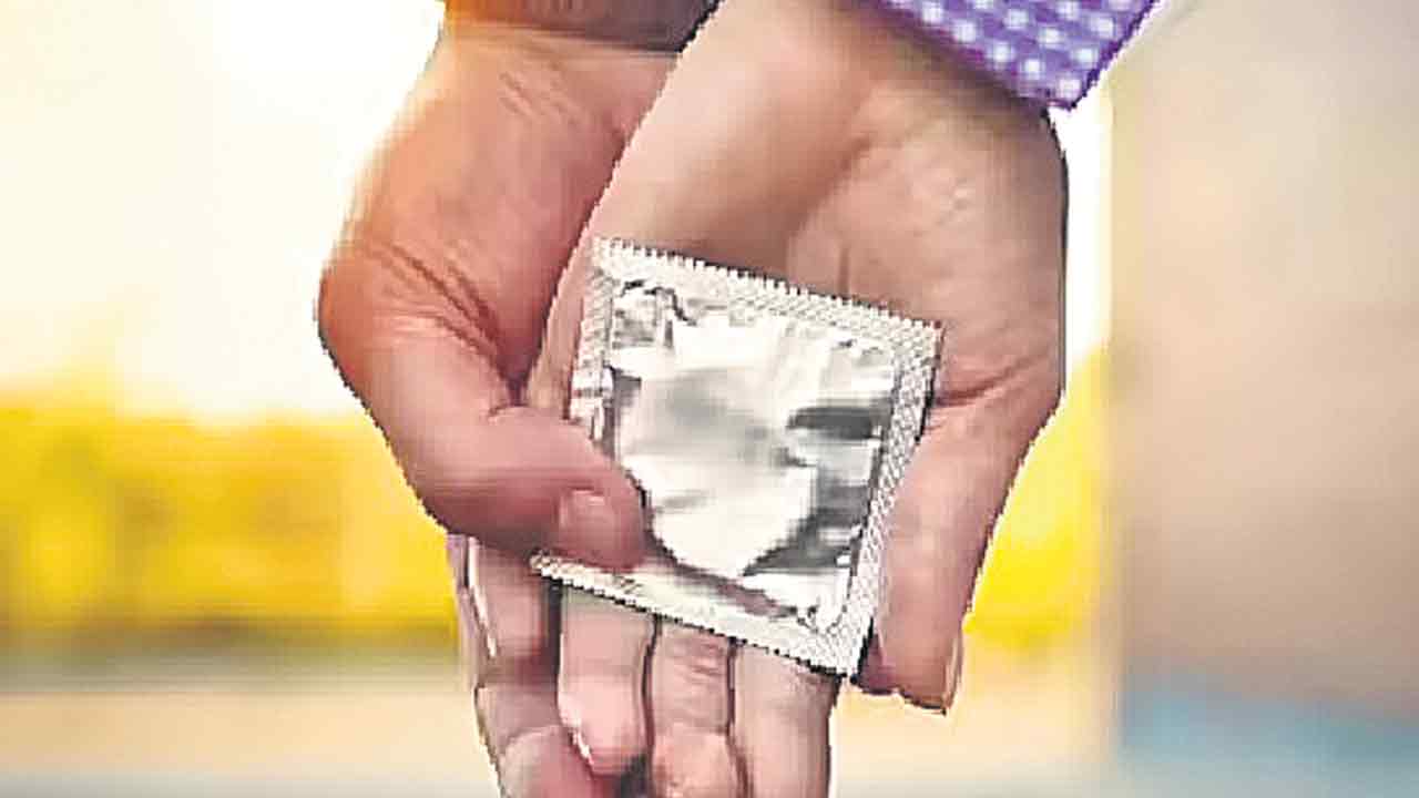 యుద్ధంతో కండోమ్‌ల కొరత