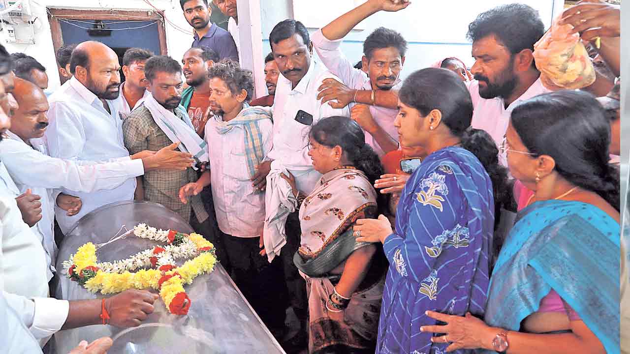 ఎమ్మెల్యే యశస్వినీరెడ్డికి నిరసన సెగ