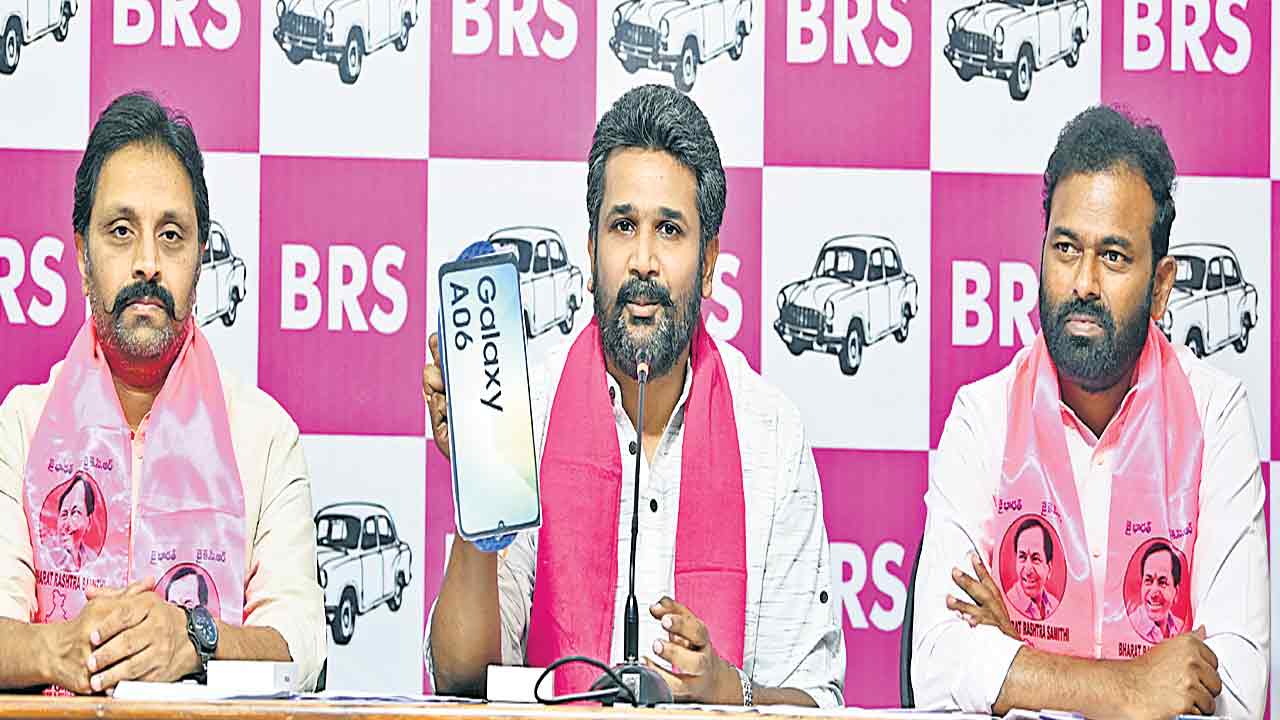 విచారణంటే భయమెందుకు సీతక్కా?