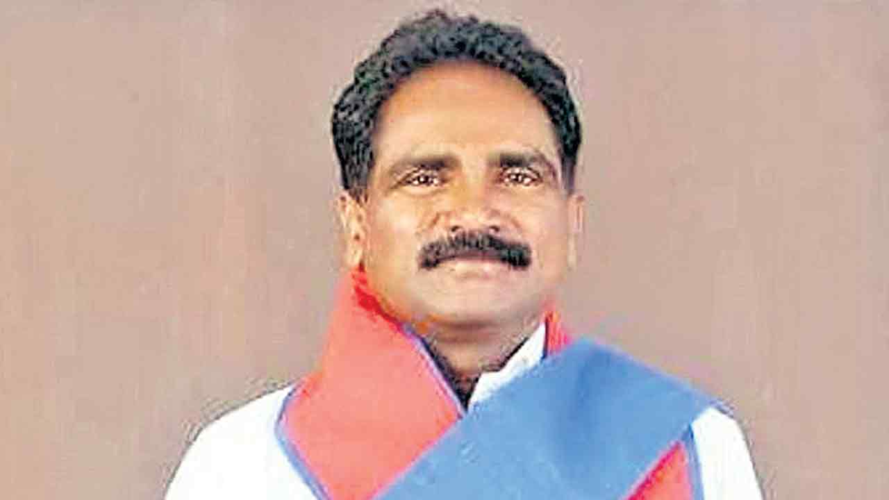 వాణిజ్య దుకాణాల వేలాన్ని నిలిపివేయాలి: జాన్‌వెస్లీ