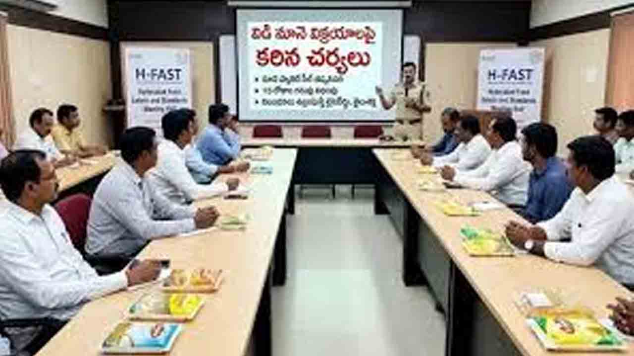 విడి నూనెలు విక్రయిస్తే కఠిన చర్యలు