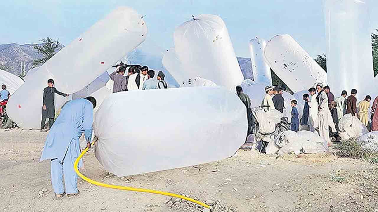 బెలూన్లలో వంటగ్యాస్‌!