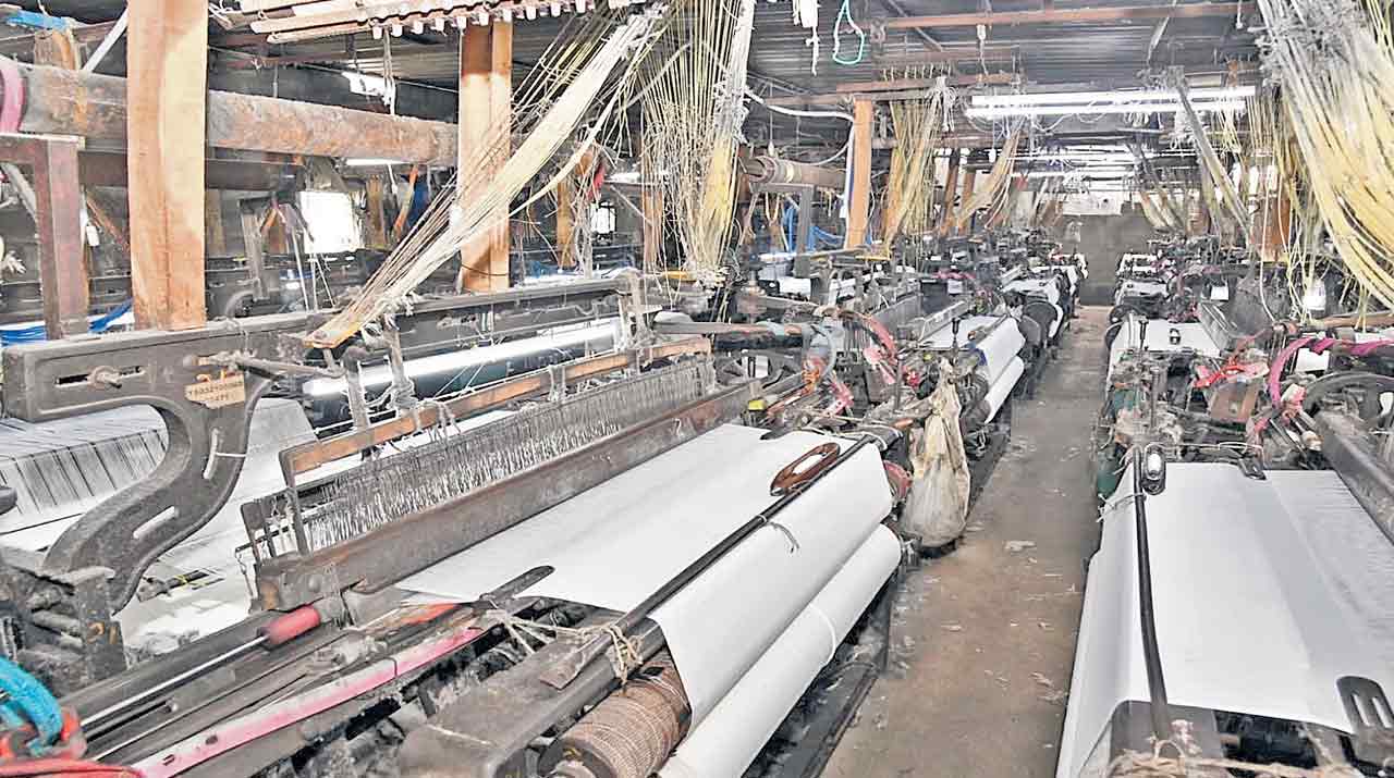 నేతన్నపై మరో పిడుగు!