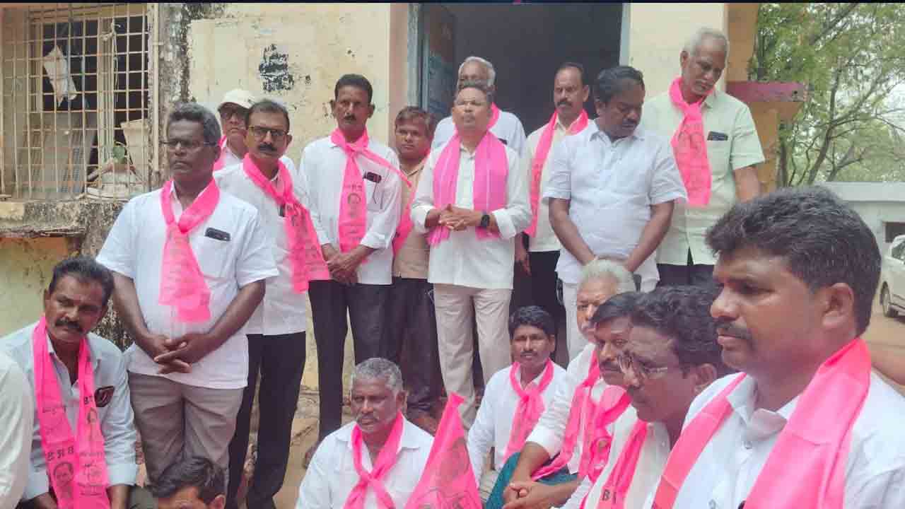 మక్కల కొనుగోళ్లు చేపట్టండి..