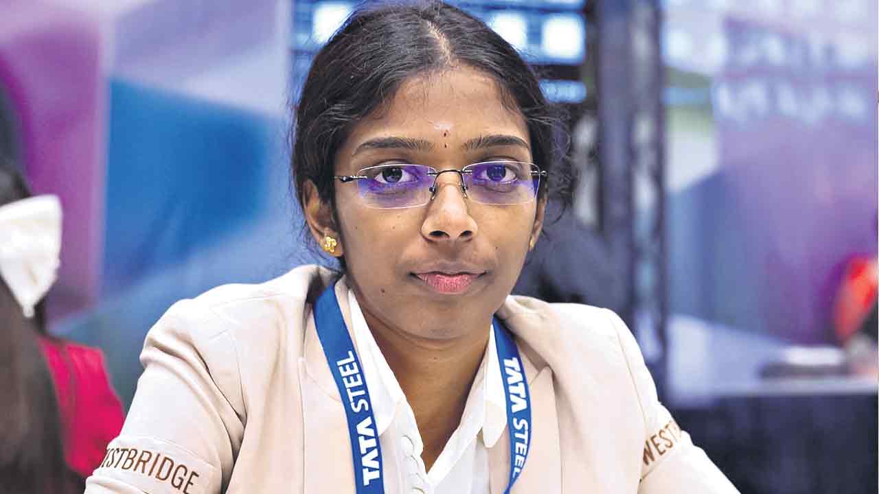 టైటిల్‌ చేరువలో వైశాలి