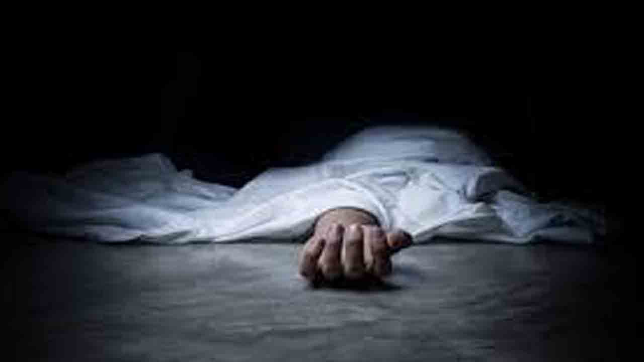 నడిగడ్డలో వ్యక్తి దారుణ హత్య