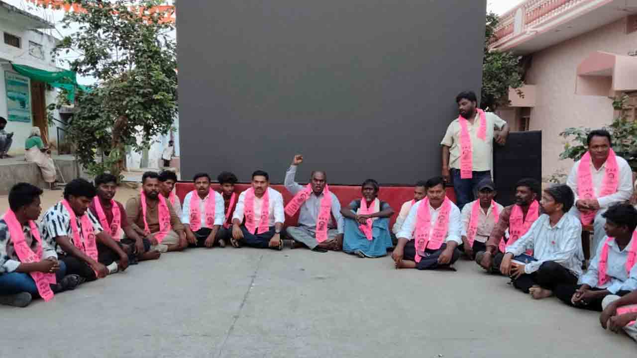 పోలీసుల తీరుపై బీఆర్‌ఎస్‌ ఆగ్రహం