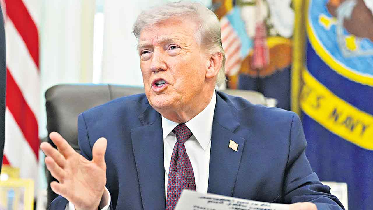 ట్రంప్‌ ఆగమాగం!