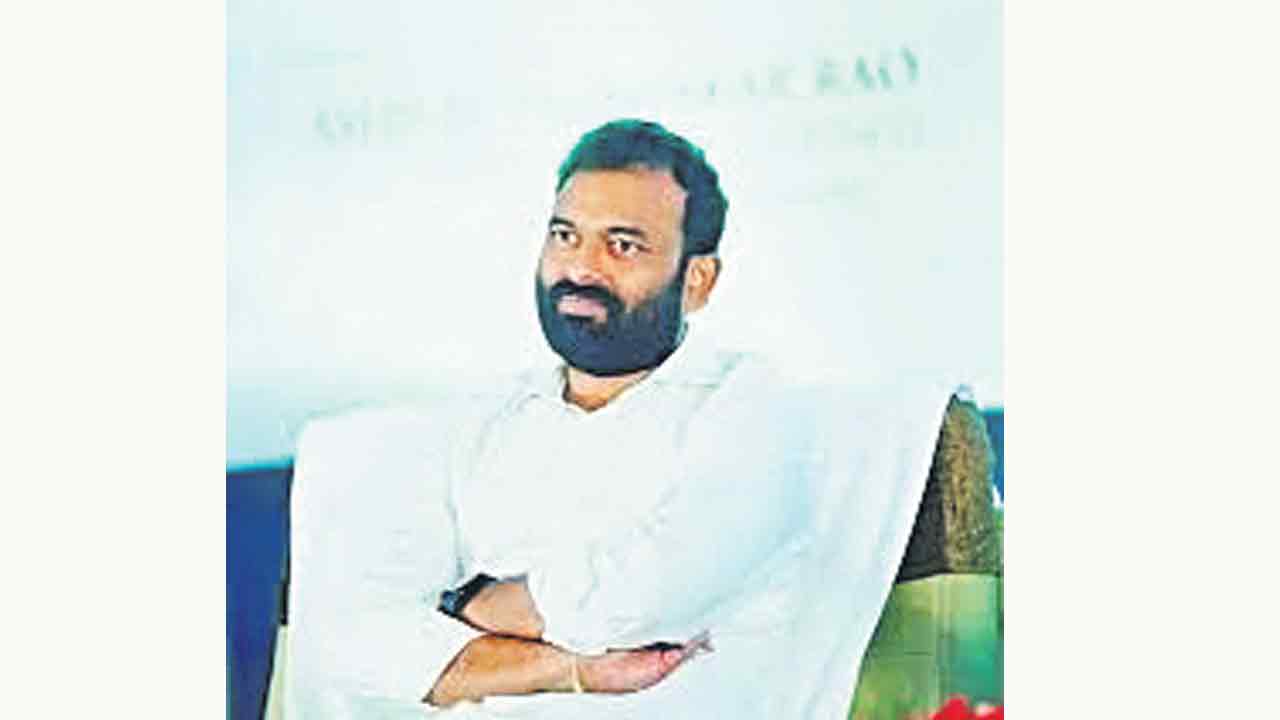 మళ్లీ ముంబై, దుబాయి వలసలే దికా?
