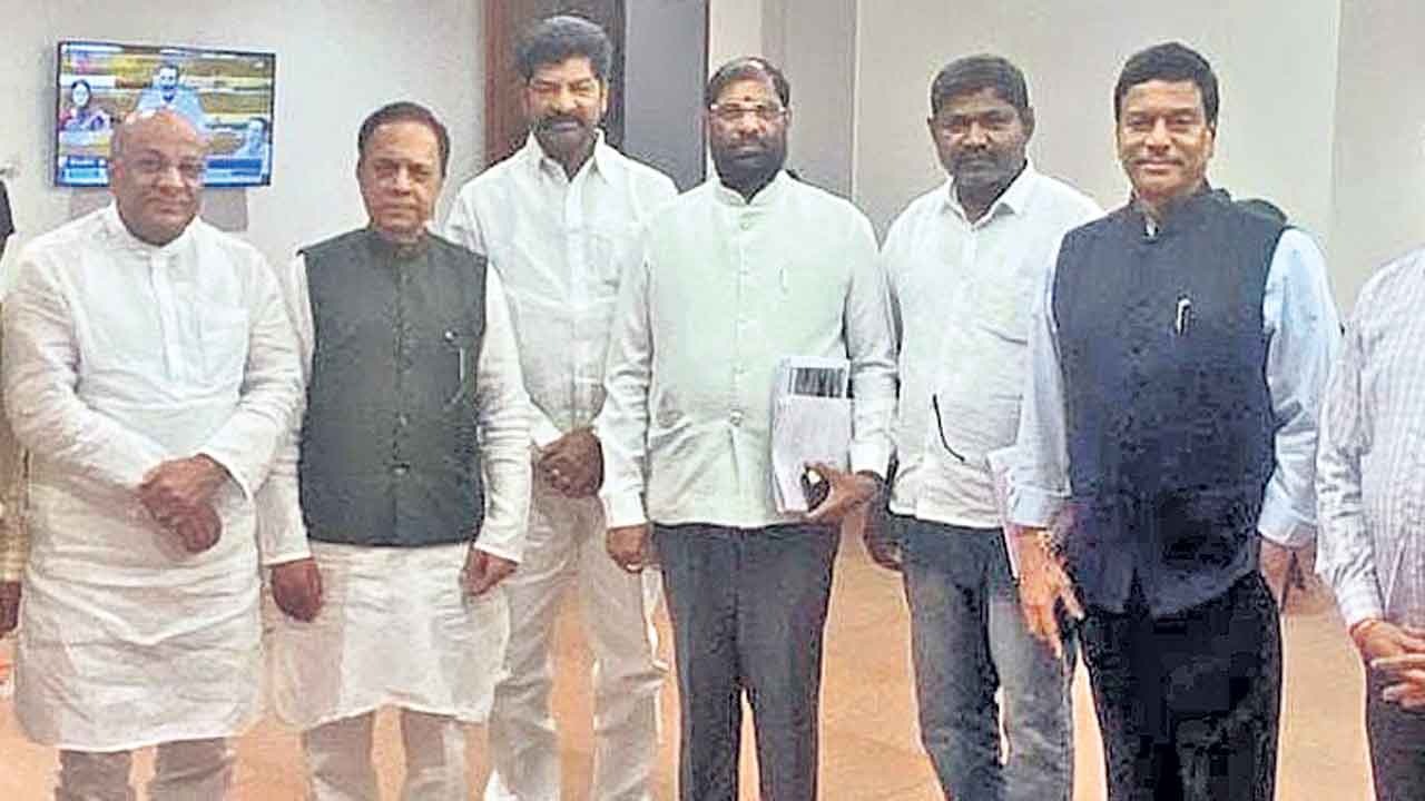 ‘మెగా ఫ్రైట్‌’ పనులు ప్రారంభించండి