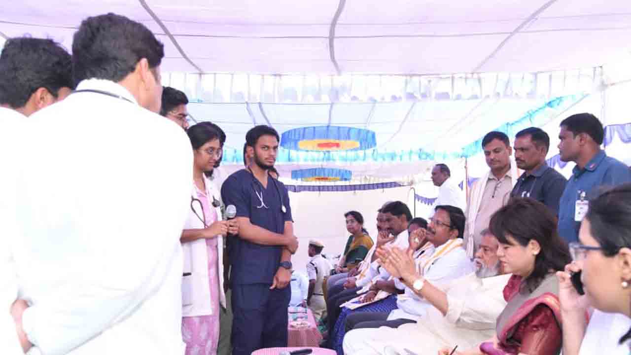 జిల్లా దవాఖానలో వసతులు కల్పించాలి