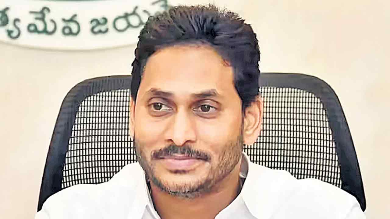 615 కోట్లతోనే అద్భుతంగా తెలంగాణ సచివాలయం