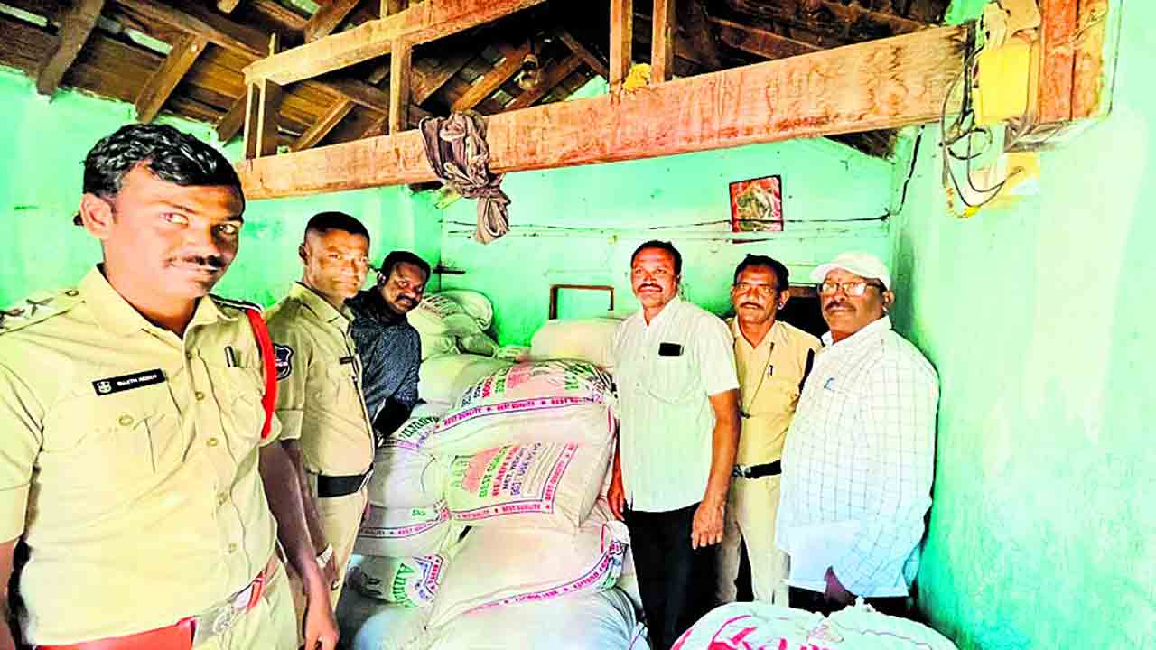 రెచ్చిపోతున్న రేషన్ మాఫియా!