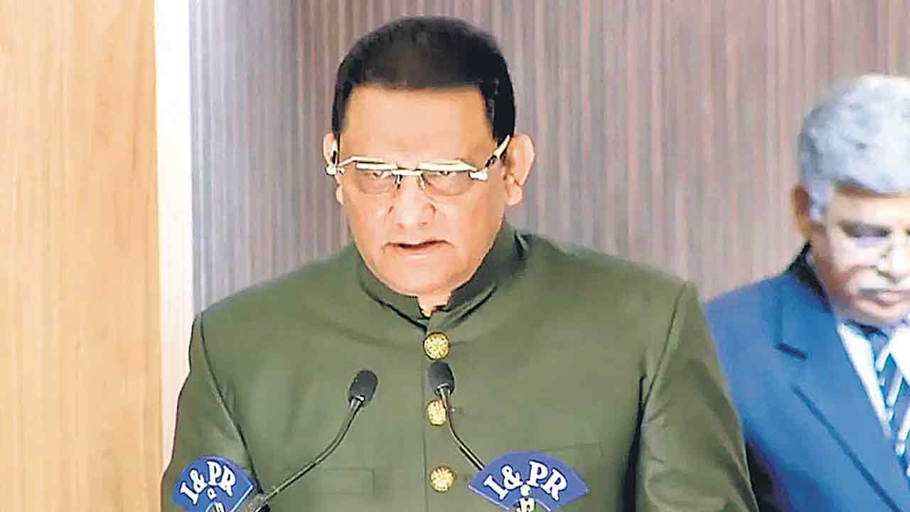 పది రోజులే గడువు అజారుద్దీన్‌కు ఎమ్మెల్సీపై గవర్నర్‌ అభ్యంతరం!