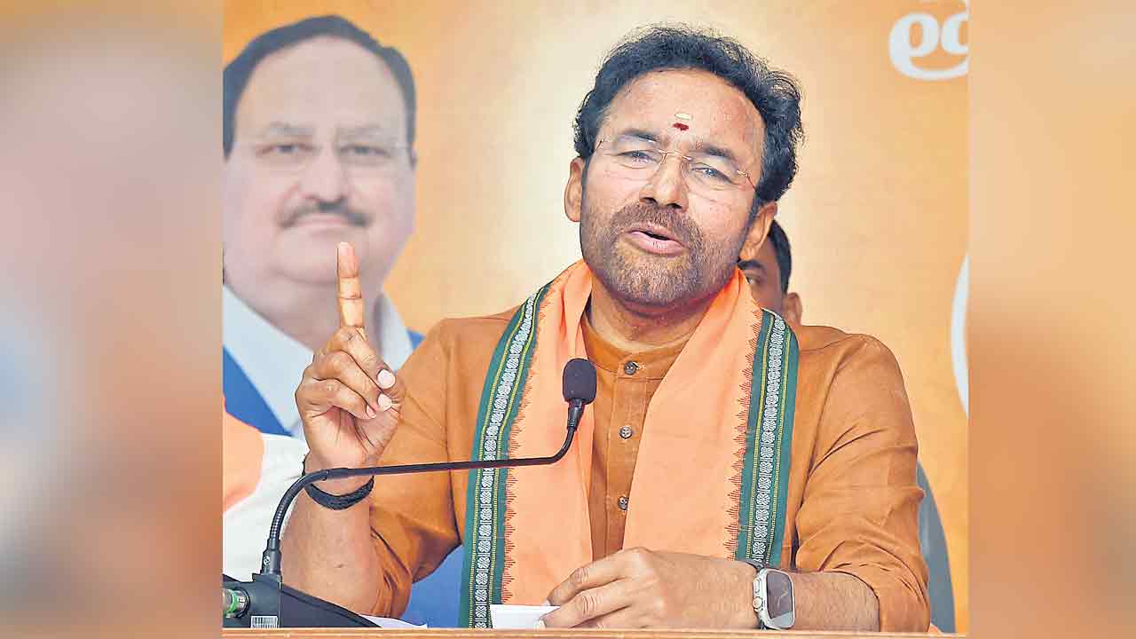 దేశంలో రాహుల్‌ తర్వాత రేవంత్‌ రెడ్డే మేధావి!