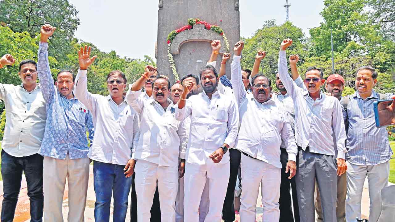 RTC JAC Leaders | మరో సకల జనుల సమ్మె తప్పదు! సంస్థను కాపాడుకుందాం : శ్రీనివాస్‌గౌడ్‌