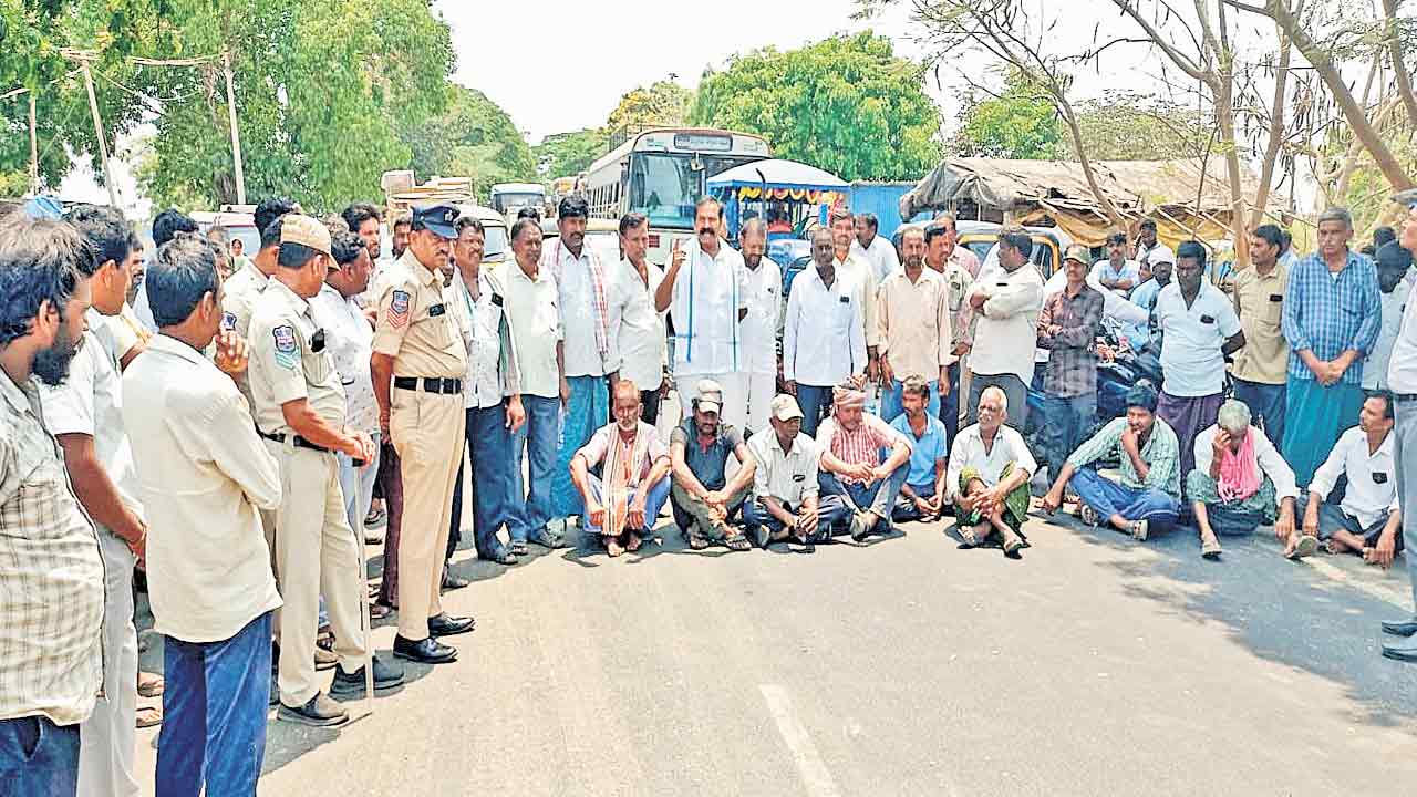 మక్క రైతుల కన్నెర్ర