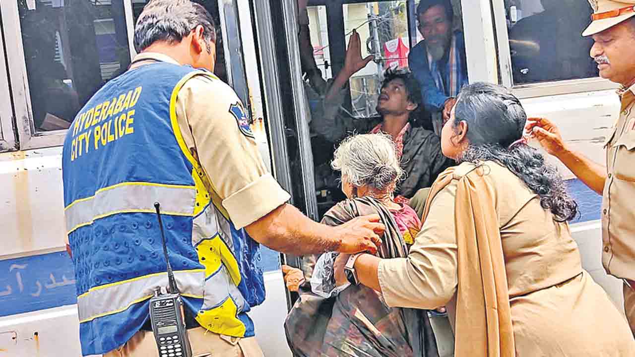 యాచకులపై జీహెచ్‌ఎంసీ స్పెషల్‌ డ్రైవ్‌