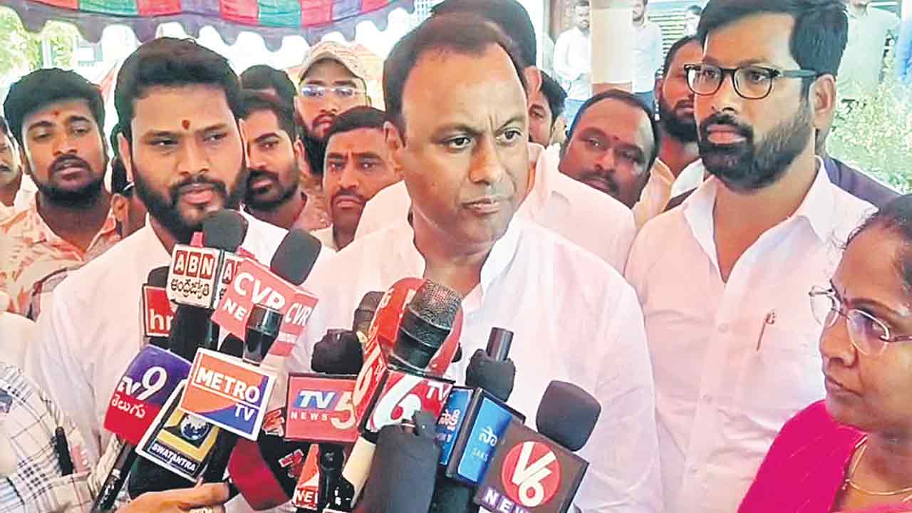 Rajagopal Reddy | తండ్రినే గౌరవించలేని ఆమె ప్రజలకు తల్లి ఎలా అవుతుంది?..ఎమ్మెల్యే కోమటిరెడ్డి రాజగోపాల్‌రెడ్డి