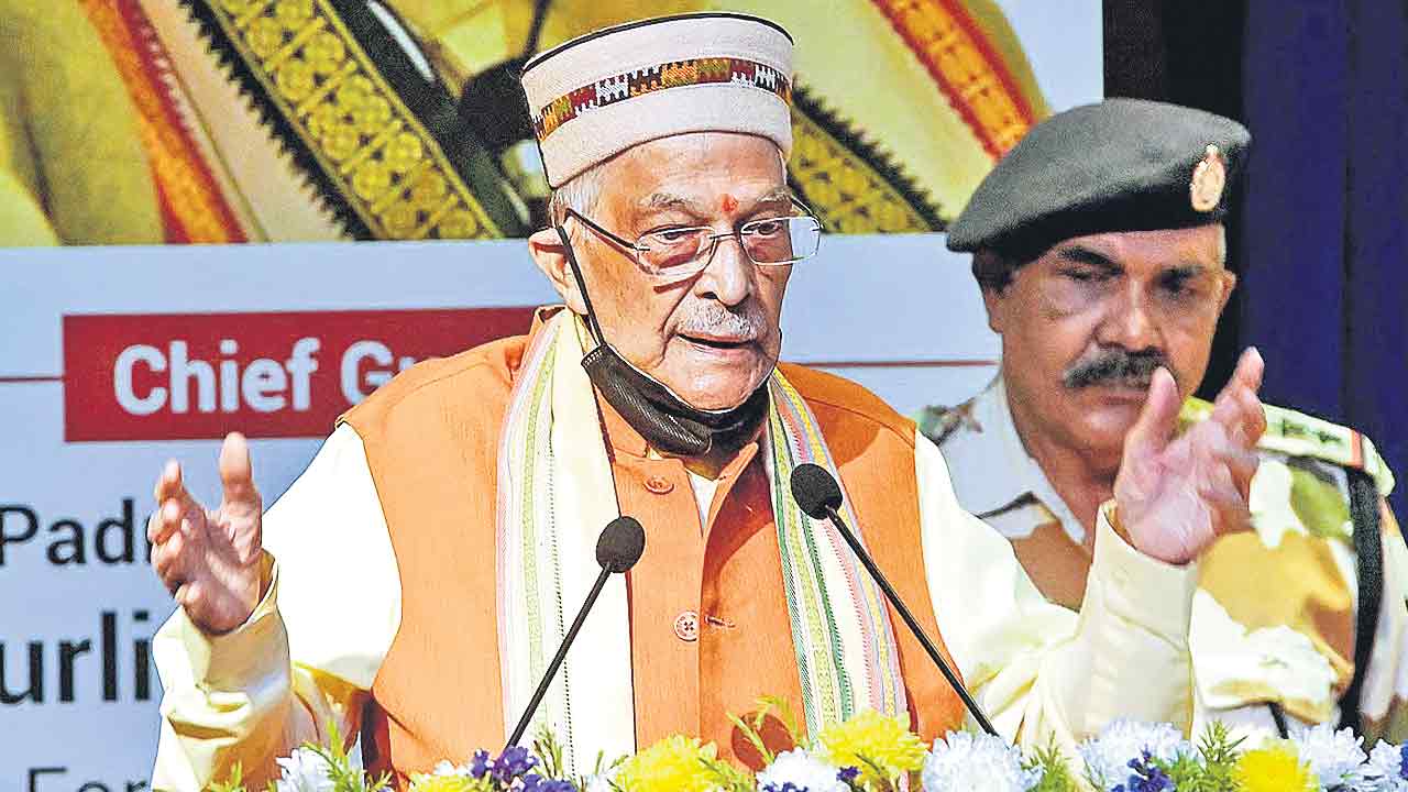 భారత్‌ విశ్వ గురు కాదు