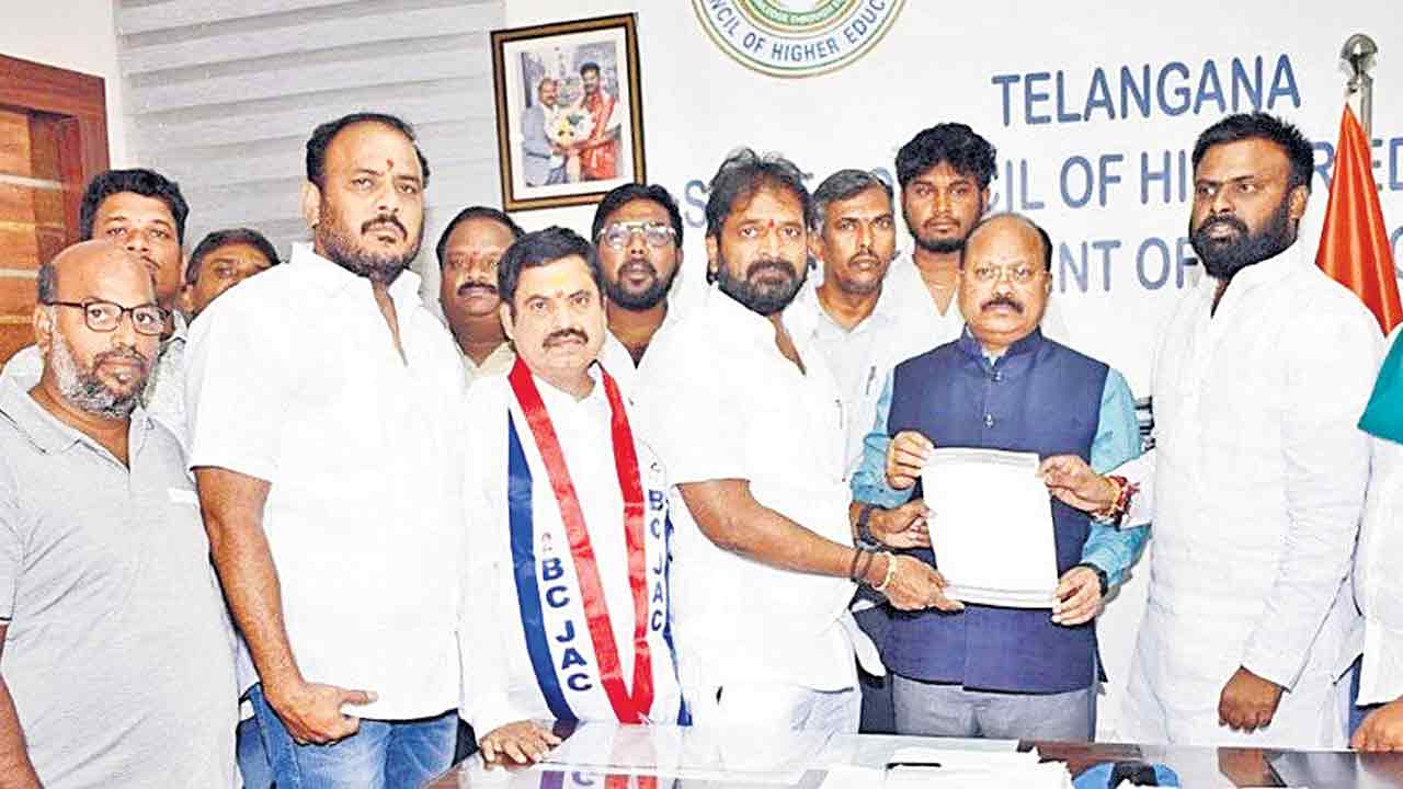 విద్యార్థుల జీవితాలతో చెలగాటం తగదు