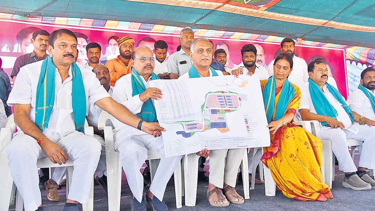 Harish Rao | కోహెడ మార్కెట్‌పై సీఎం రేవంత్ కన్ను.. 3 వేల కోట్ల  స్థలం కొట్టేసేందుకు కుట్రలు పన్నుతున్నారని హరీశ్‌రావు ఆగ్రహం