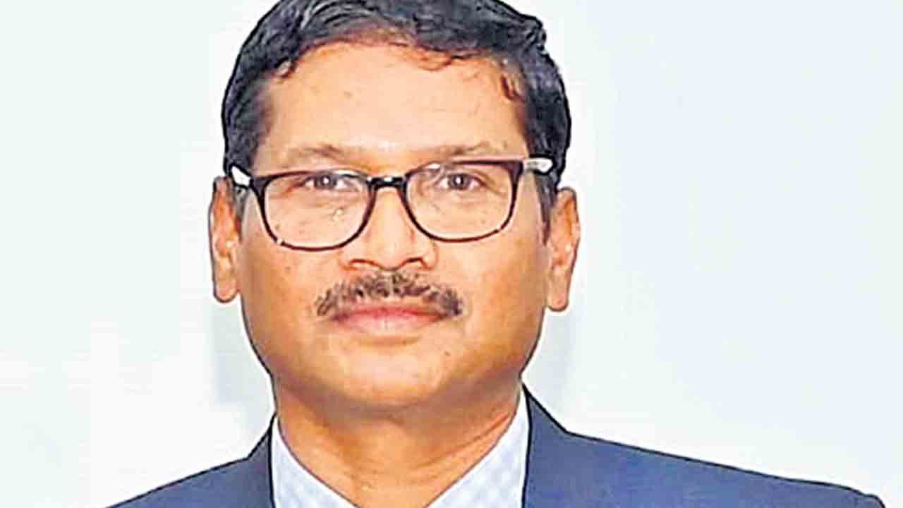 సమ్మె విరమిస్తేనే చర్చలు టీజీఎస్‌ ఆర్టీసీ ఎండీ వై నాగిరెడ్డి