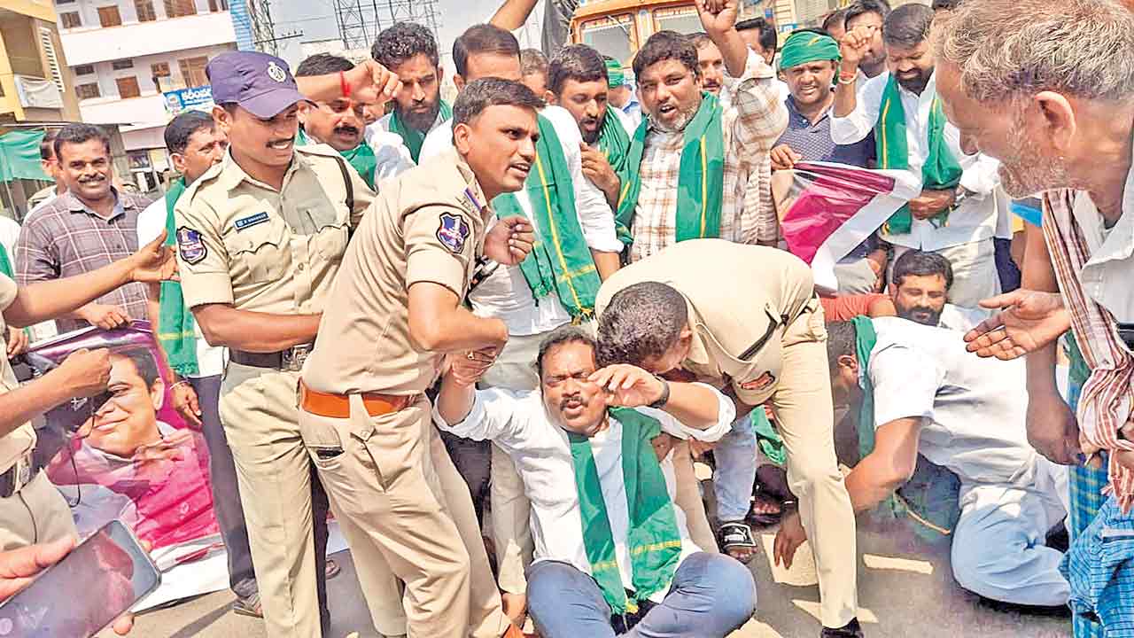 ధాన్యం కొంటరా లేదా?