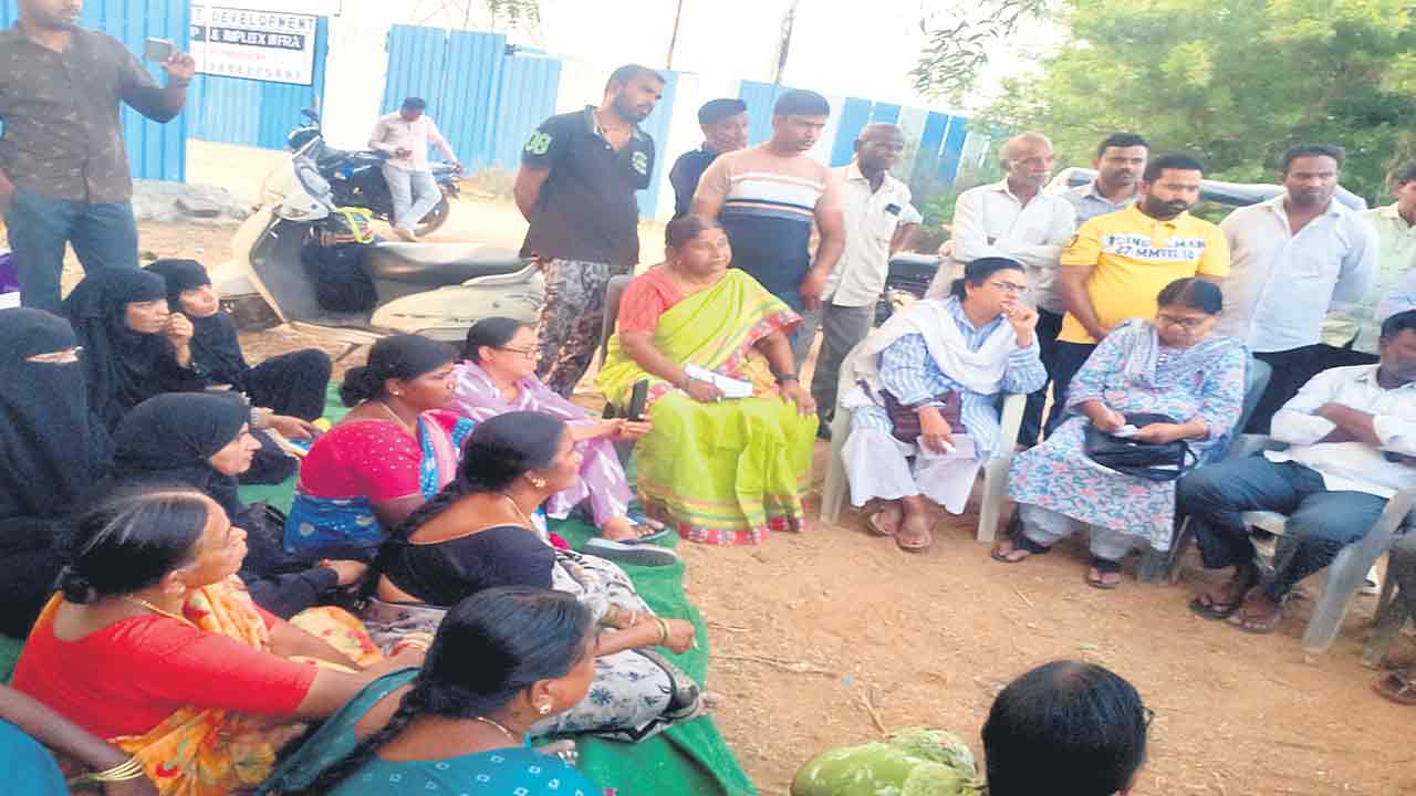 Hydraa | పేదల ఇండ్లే హైడ్రా టార్గెటా?.. పెద్దోళ్ల జోలికి వెళ్లే ధైర్యం లేదా: పీవోడబ్ల్యూ, ఇఫ్టూ