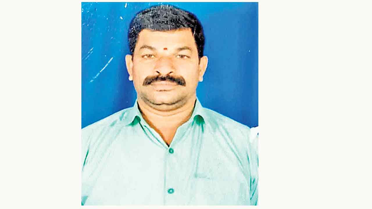 అప్పుల బాధతో రైతు ఆత్మహత్య