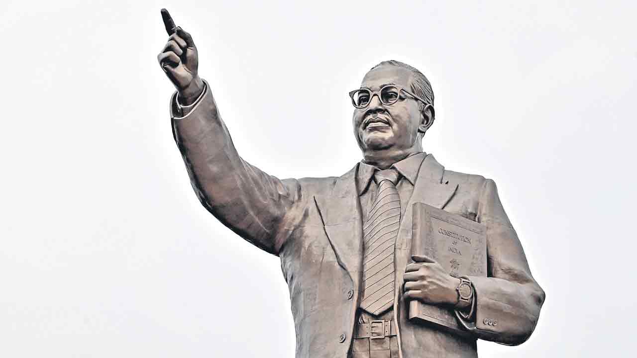 అంబేద్కర్‌ ఆశయాలకు కాంగ్రెస్‌ తూట్లు!