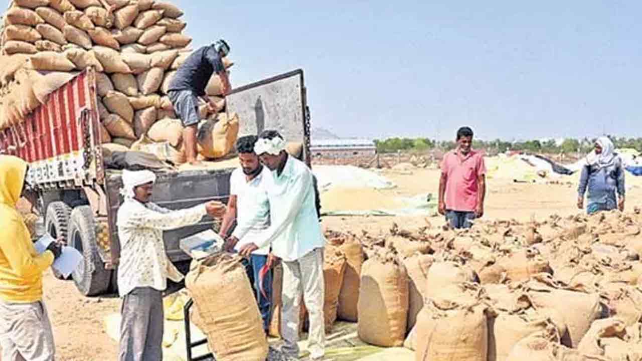 పాత పద్ధతిలోనే ధాన్యం కొనుగోళ్లు