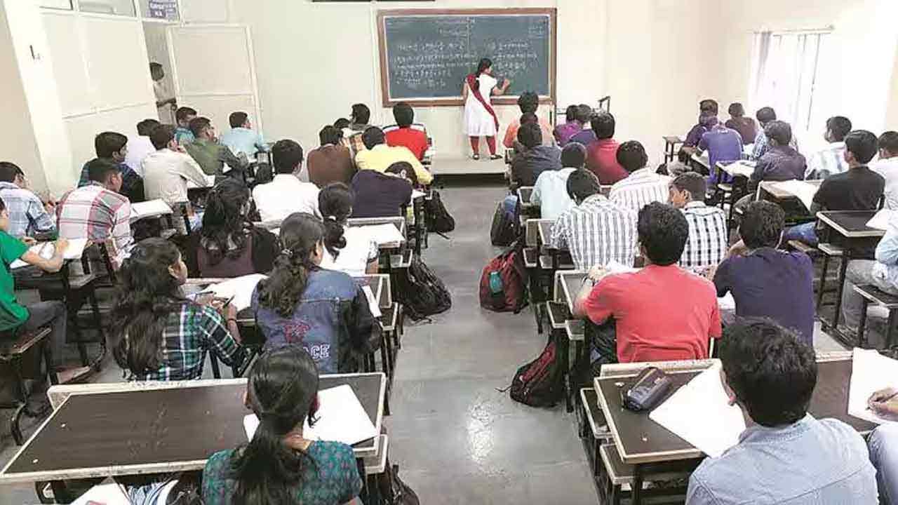 డిగ్రీ గెస్ట్‌ లెక్చరర్లకు న్యాయం చేయండి